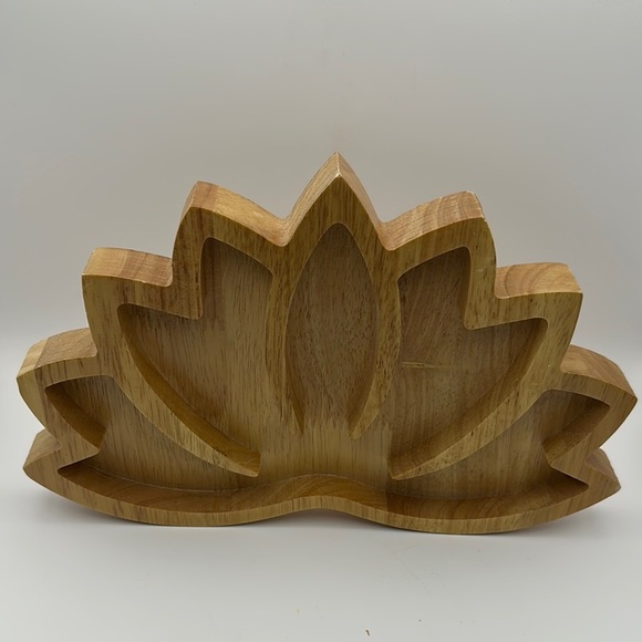 Lotus Shaped Wooden Tray - Picture 4 of 5